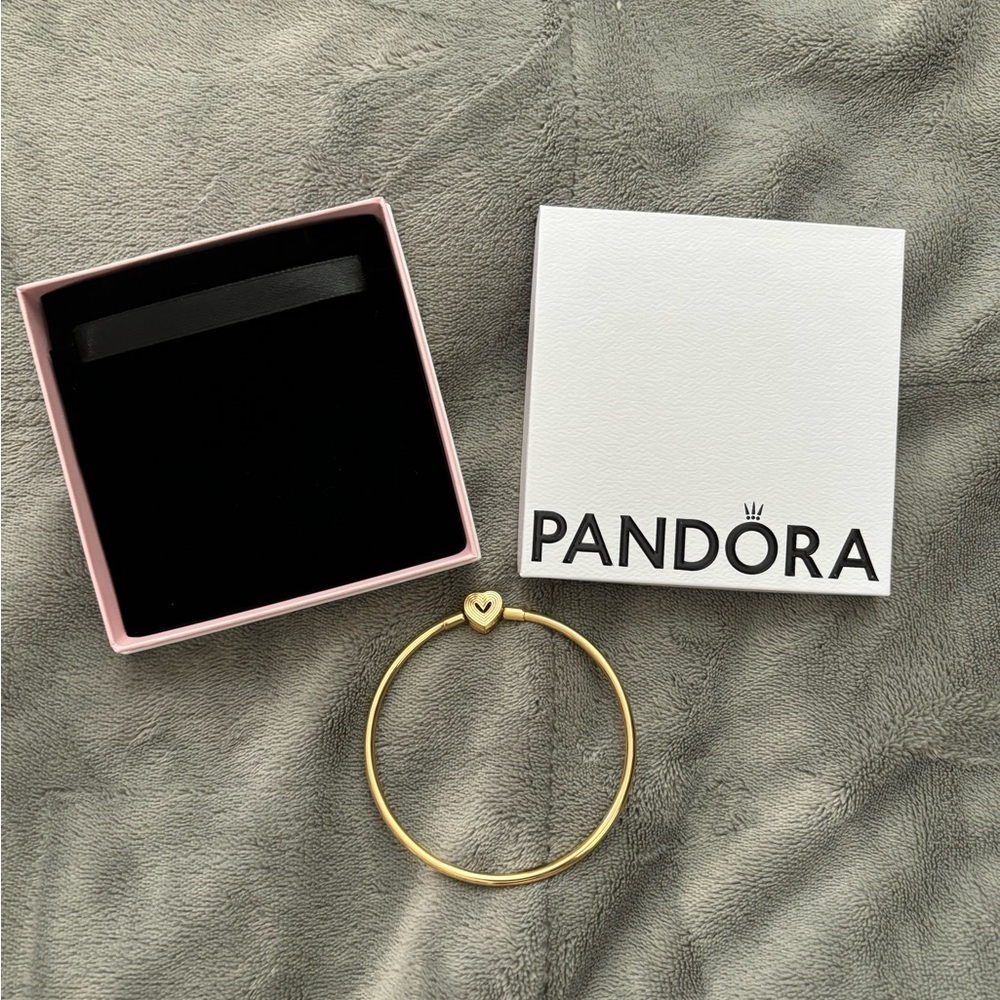 Pandora Gold Heart Bangle - Picture 1 of 5